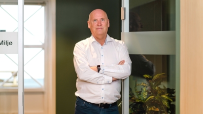 Halvkroppsporträtt av medarbetaren Øivind Holm