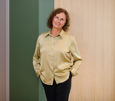 Halvkroppsporträtt av medarbetaren Yvonne Lundqvist