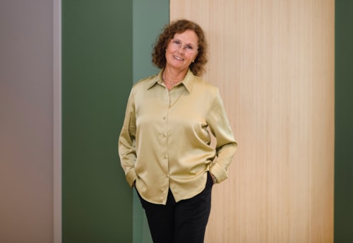 Halvkroppsporträtt av medarbetaren Yvonne Lundqvist